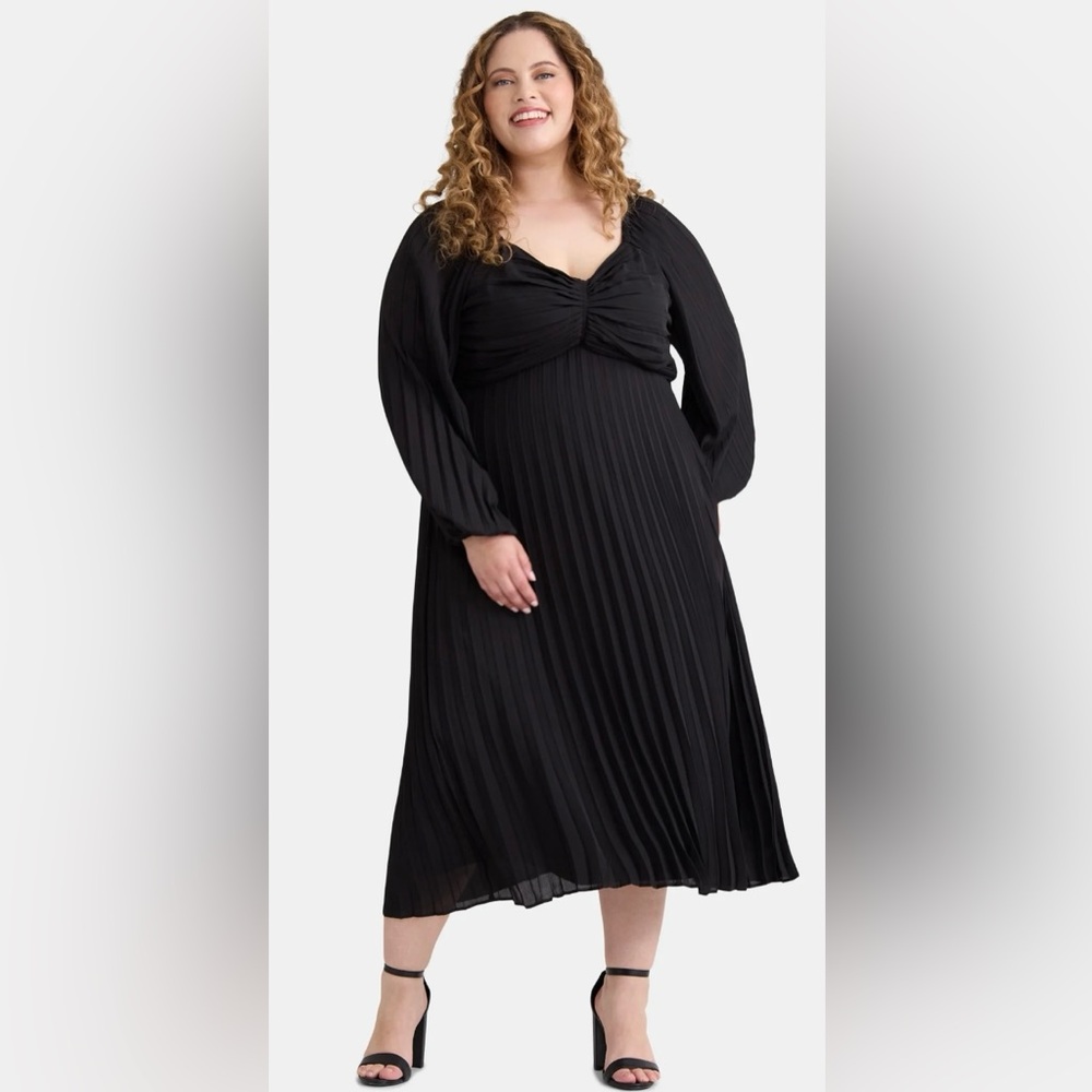 Elegant Black Pleated Dress